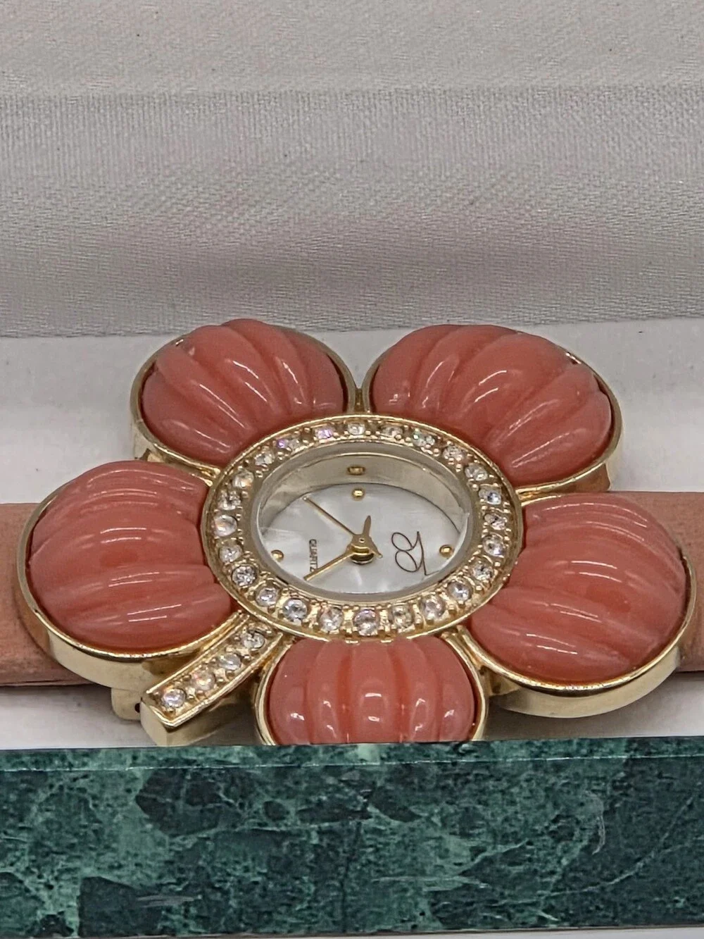 Suzanne Somers Flower Watch Pink Leather Strap Gold Tone Rhinestone Women's